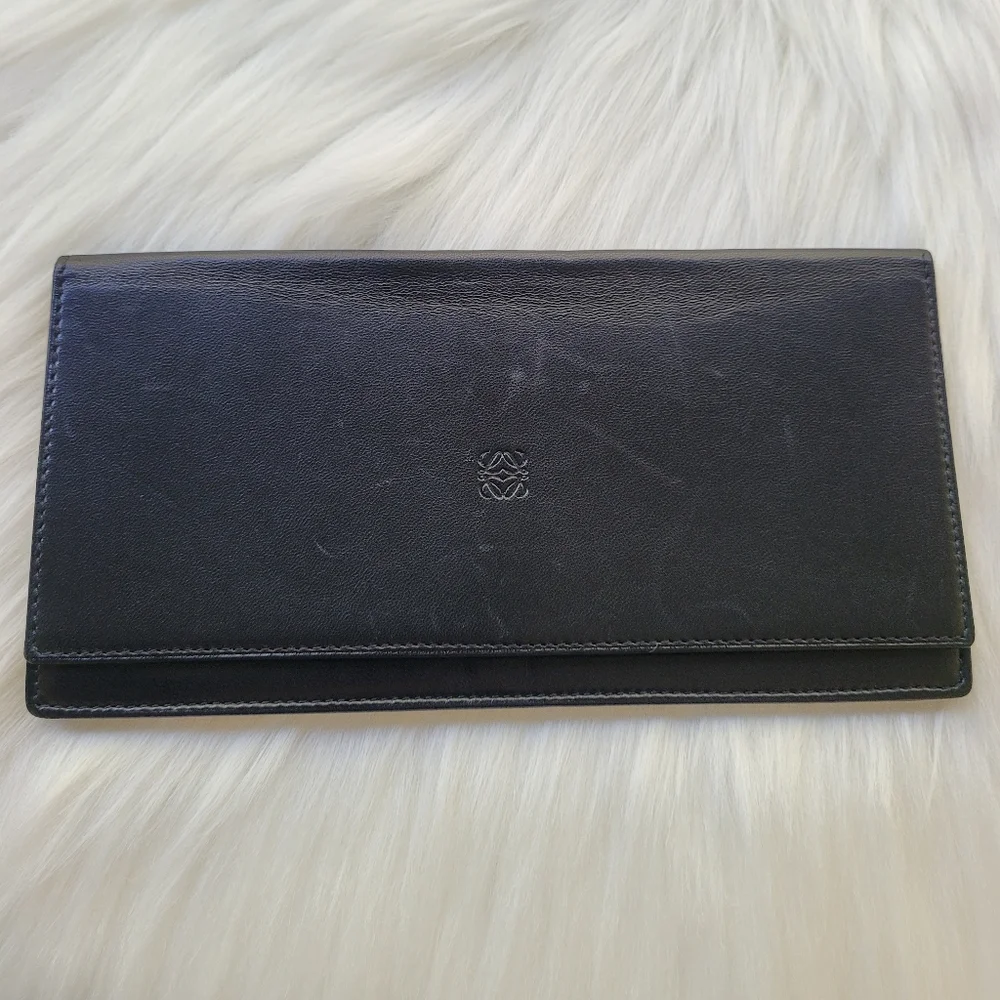 Loewe anagram black
